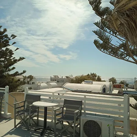 Aparthotel The Perissa (Santorini)