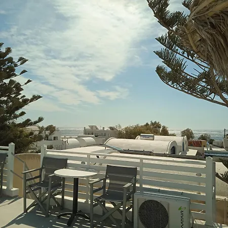 Apart-hotel The Perissa (Santorini)