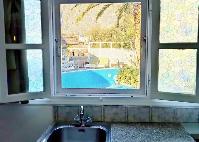 The Lägenhetshotell Perissa (Santorini)