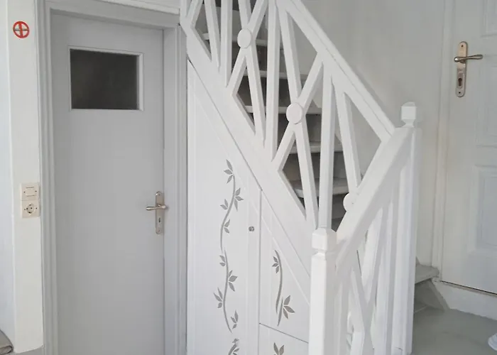 Apart Otel The Perissa (Santorini)