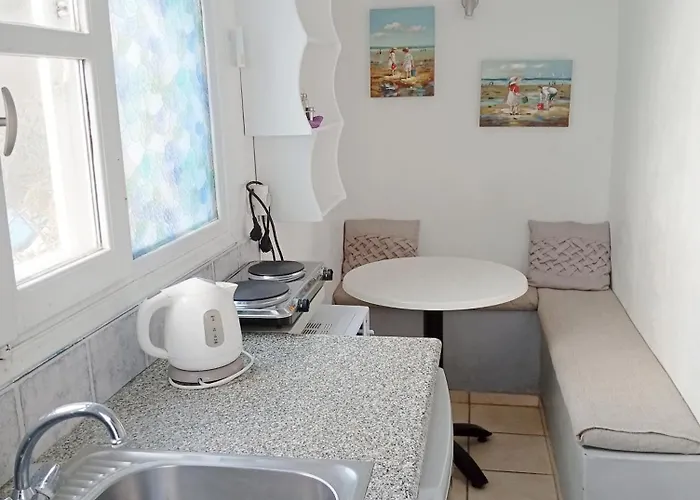 Apart Otel The Perissa (Santorini)