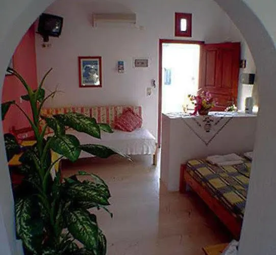 Hotel apartamentowy The Perissa (Santorini)